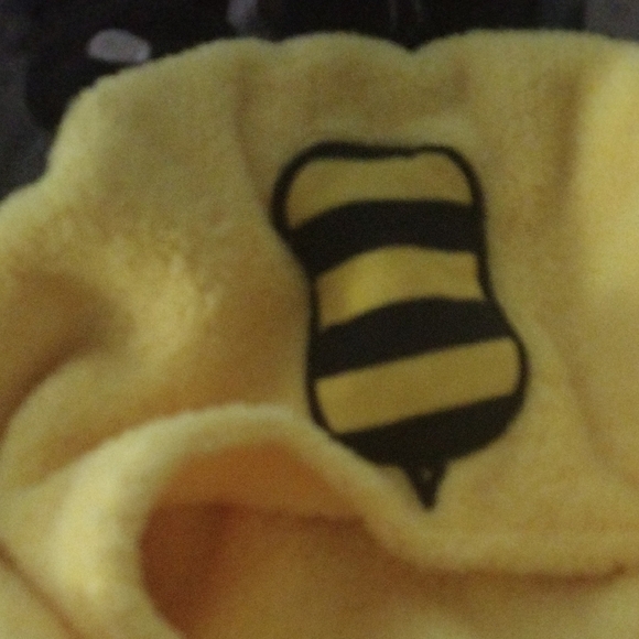 🐝 Yellow Bee Hooded Baby Robe | 6-9 Months | Cozy, Adorable & New! - Picture 2 of 3